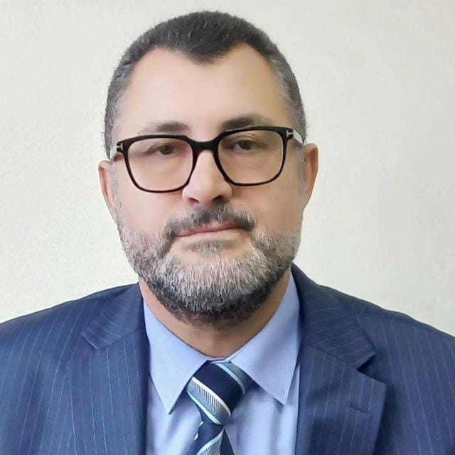 البروفيسور: علي بن العجمي العشي